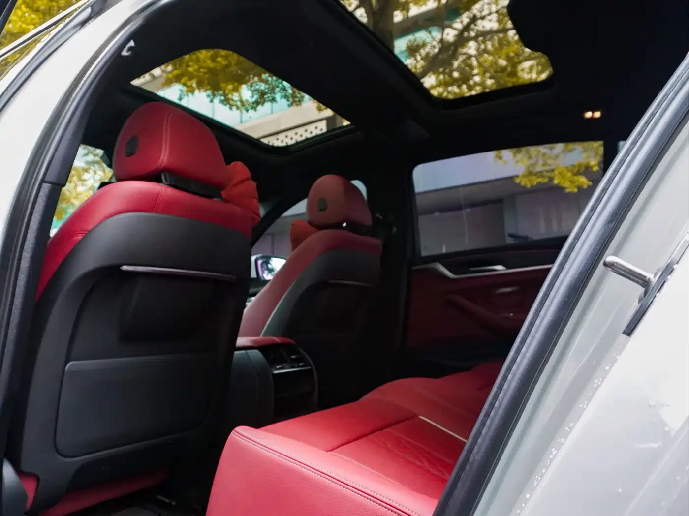 BMW 5 series 2023 Белый из Китая, фото 3