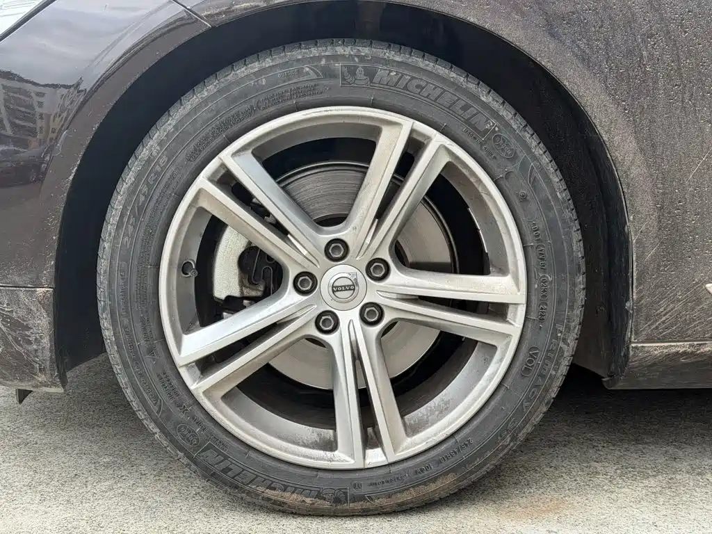 Volvo S90 — миниатюра 5