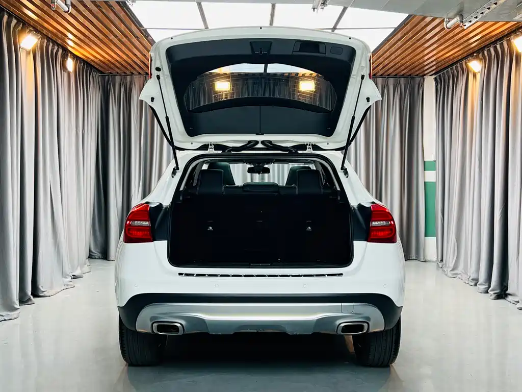 Mercedes-Benz GLA 2015 GLA 200 Fashion