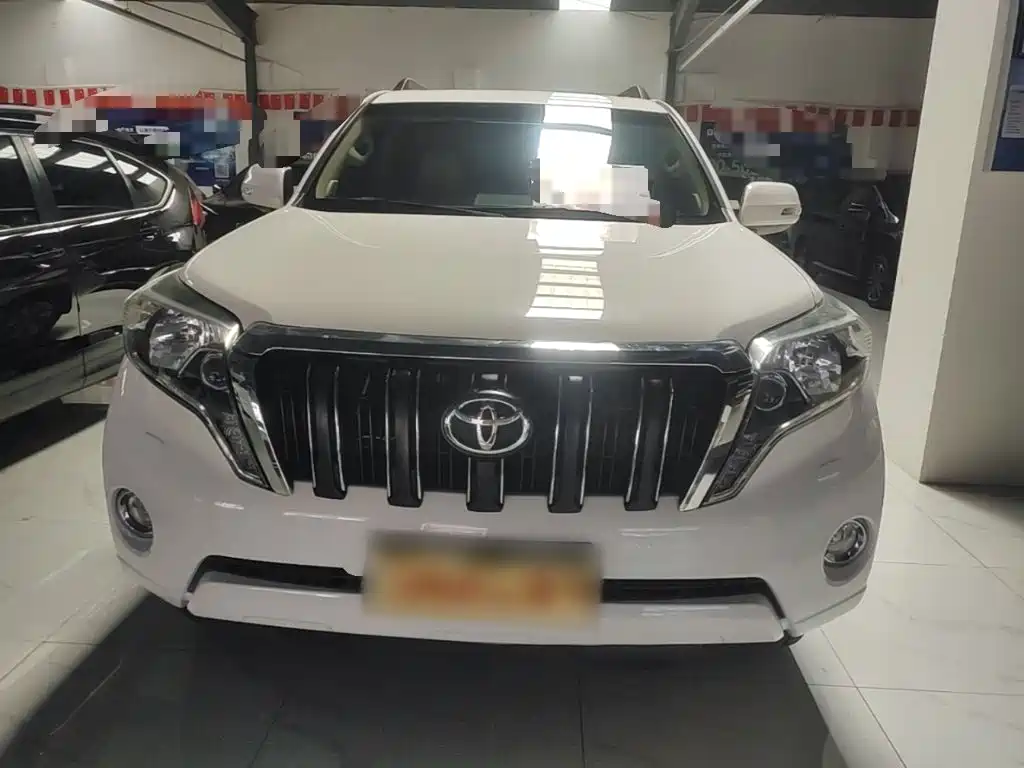 Toyota Land Cruiser Prado 2016 2.7L AT Luxury