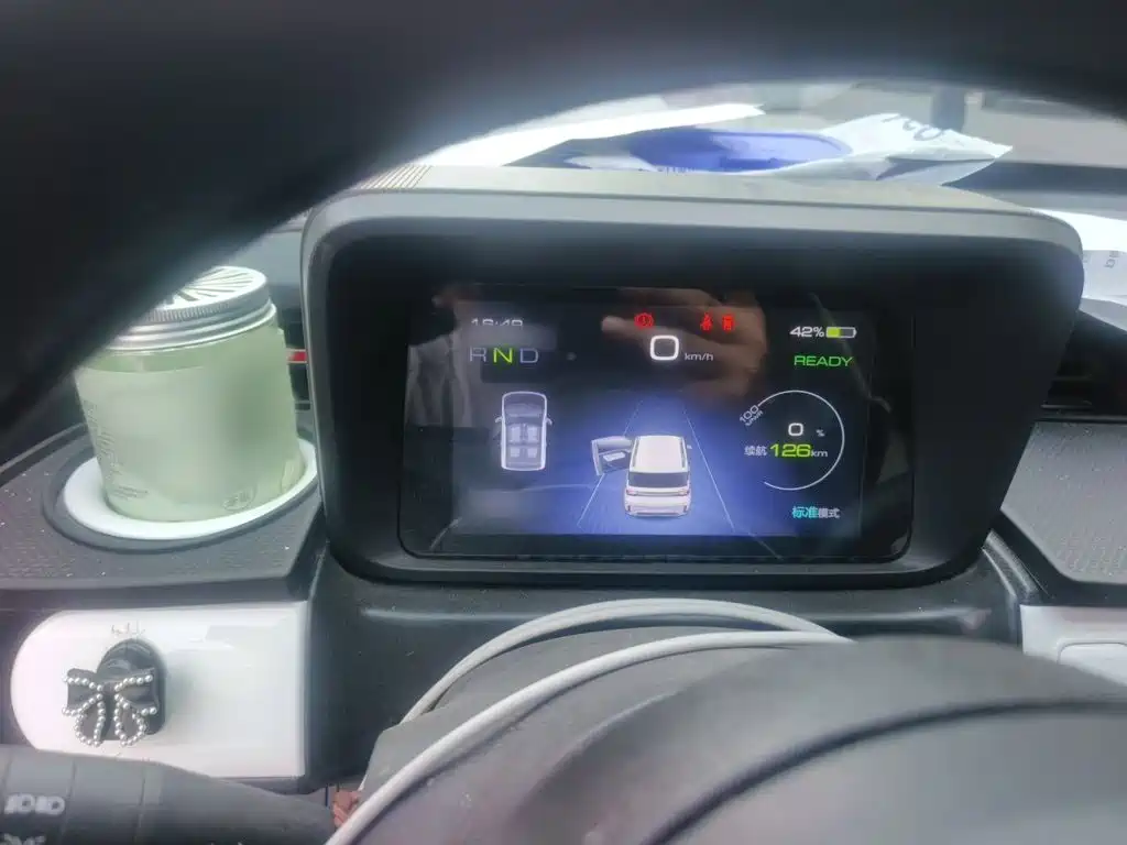 Wuling MINIEV — миниатюра 4