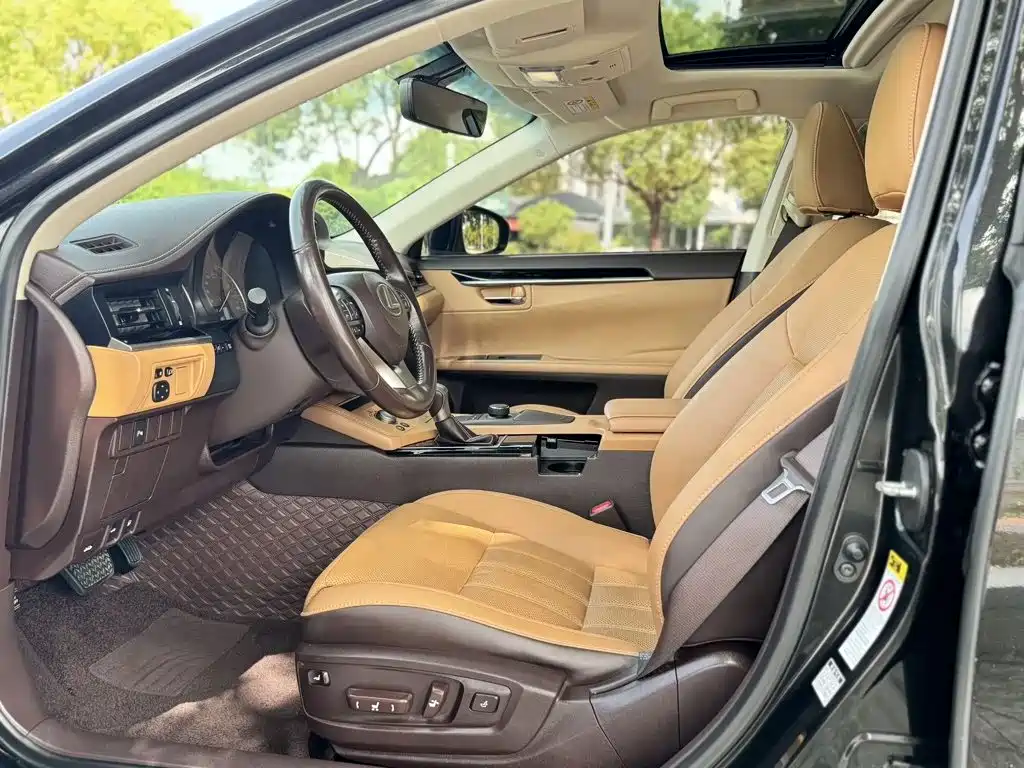 Lexus ES — миниатюра 7