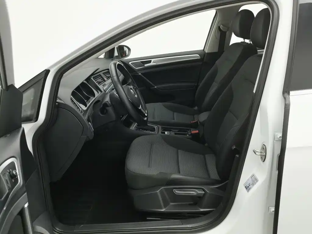 Volkswagen Golf — миниатюра 10