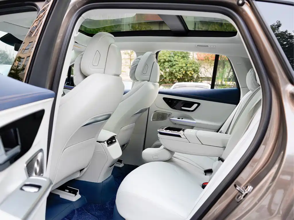 Mercedes-Benz EQE SUV — миниатюра 14