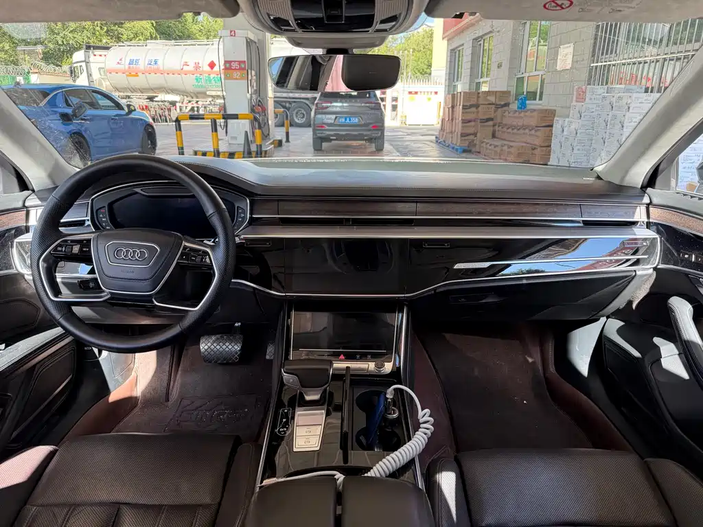 Audi A8 — миниатюра 3