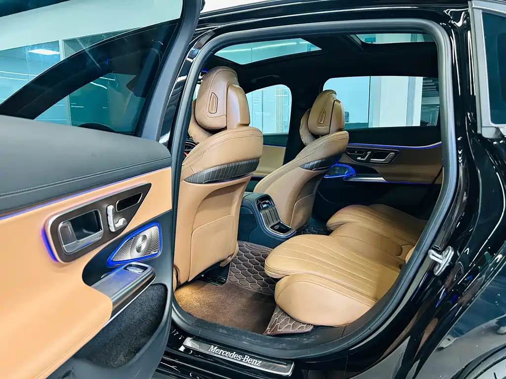 Mercedes-Benz E-Class — миниатюра 9