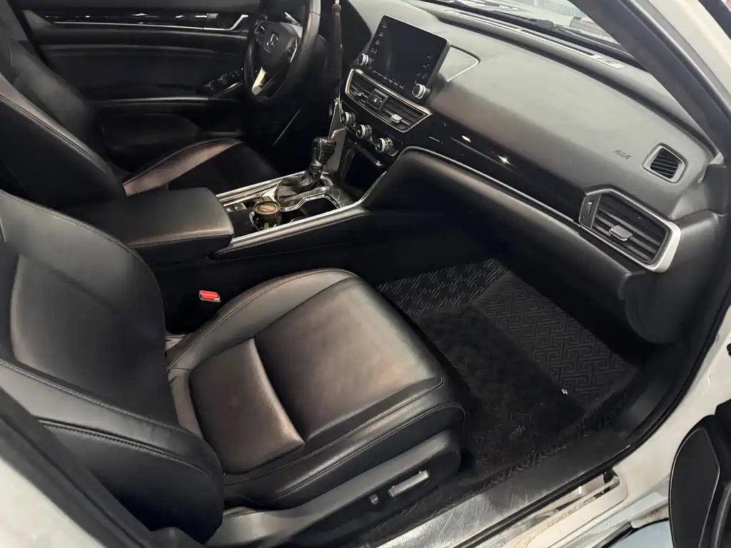 Honda Accord — миниатюра 17