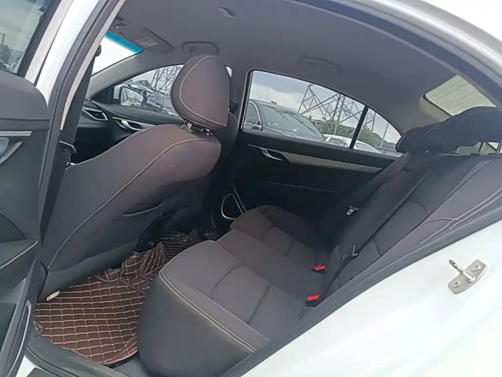 Geely Emgrand — миниатюра 17