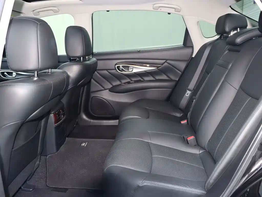 Infiniti Q70 — миниатюра 14