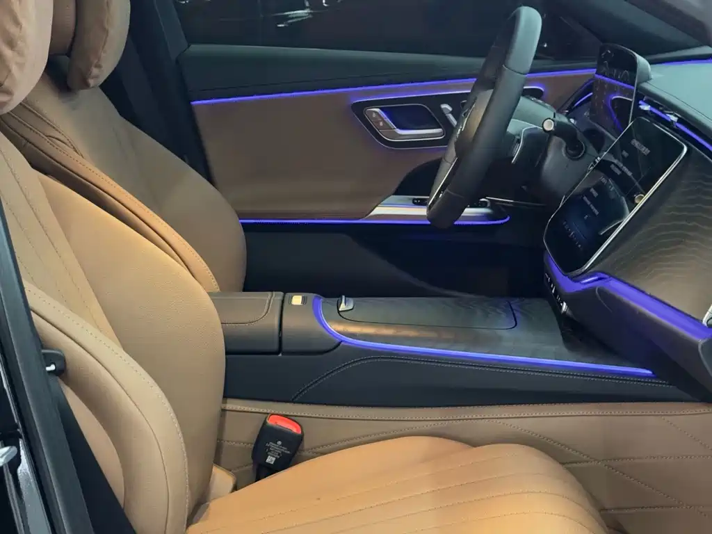 Mercedes-Benz E-Class — миниатюра 8