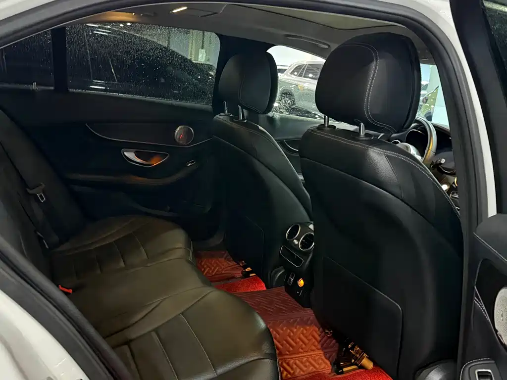 Mercedes-Benz C-Class — миниатюра 11