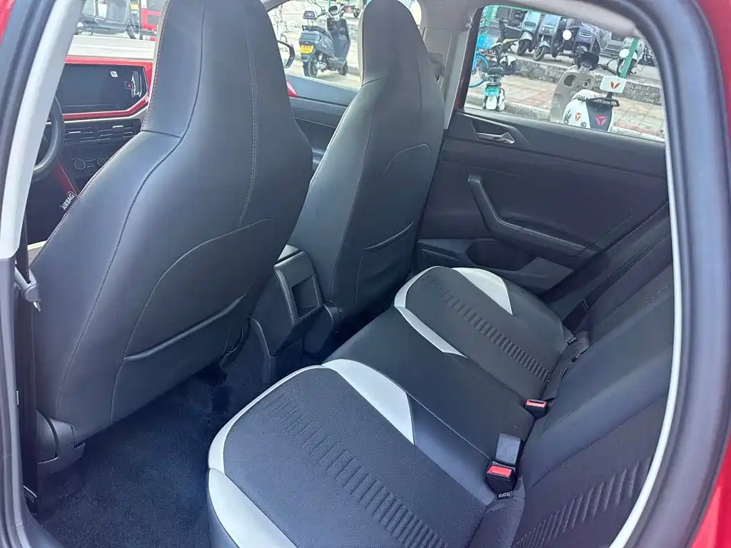 Volkswagen Polo — миниатюра 5
