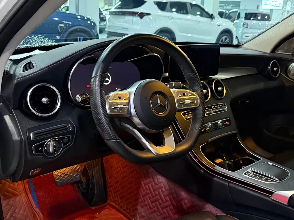 Mercedes-Benz C-Class — миниатюра 7