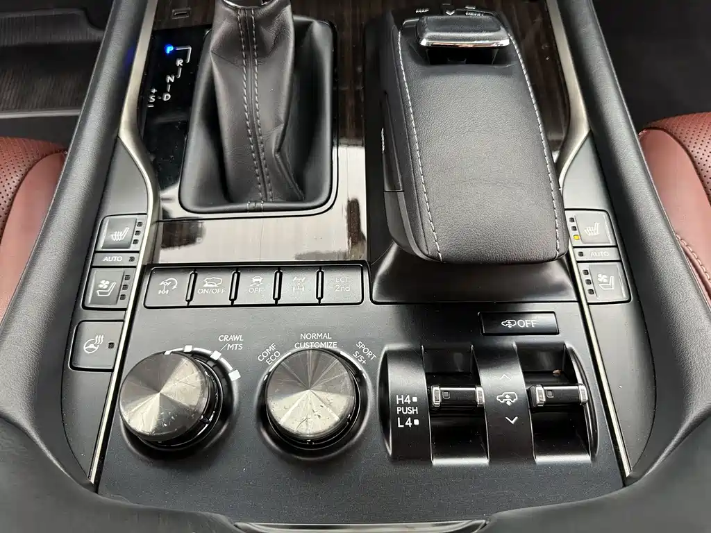 Lexus LX — миниатюра 19