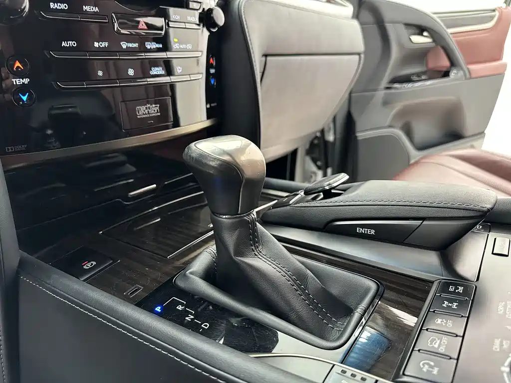 Lexus LX — миниатюра 16