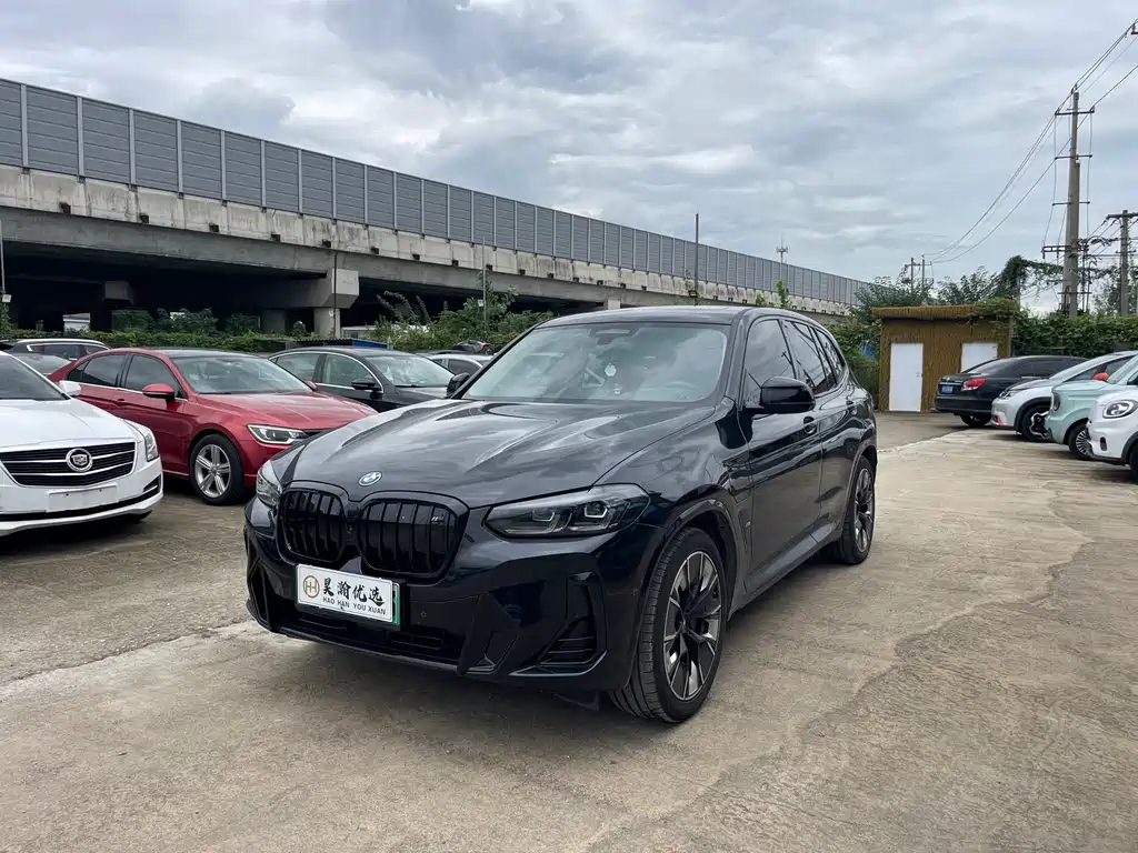 BMW iX3