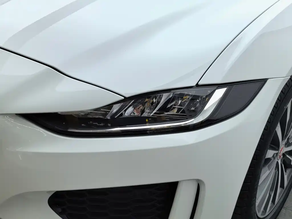 Jaguar XEL — миниатюра 8