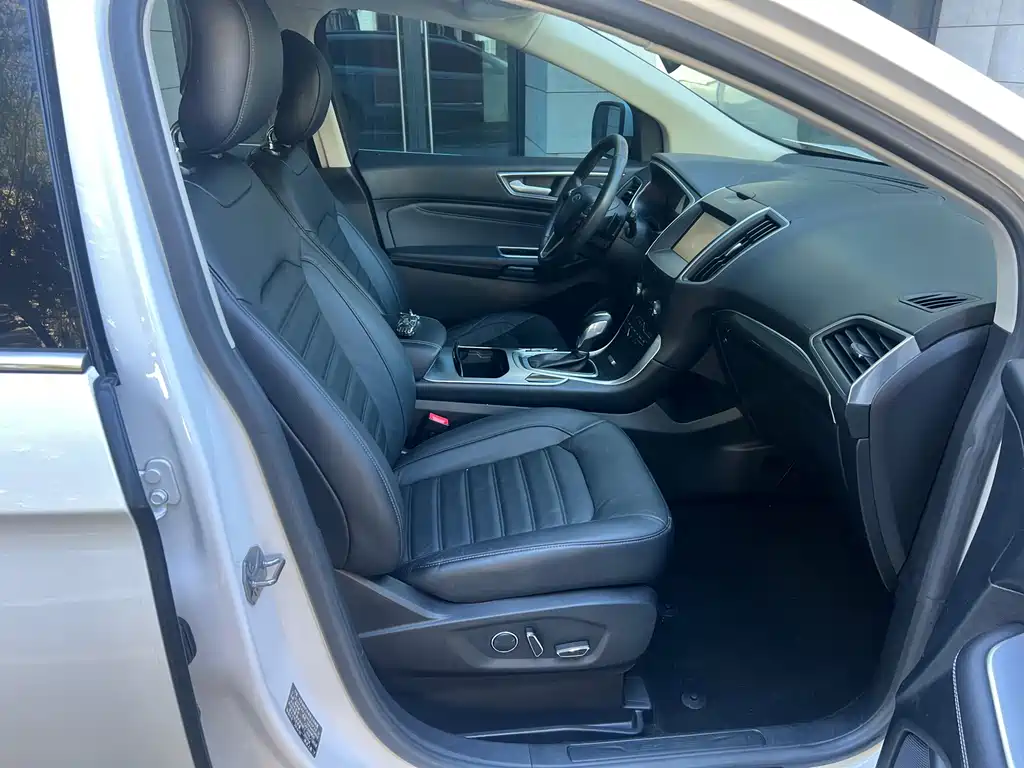 Ford Edge — миниатюра 16