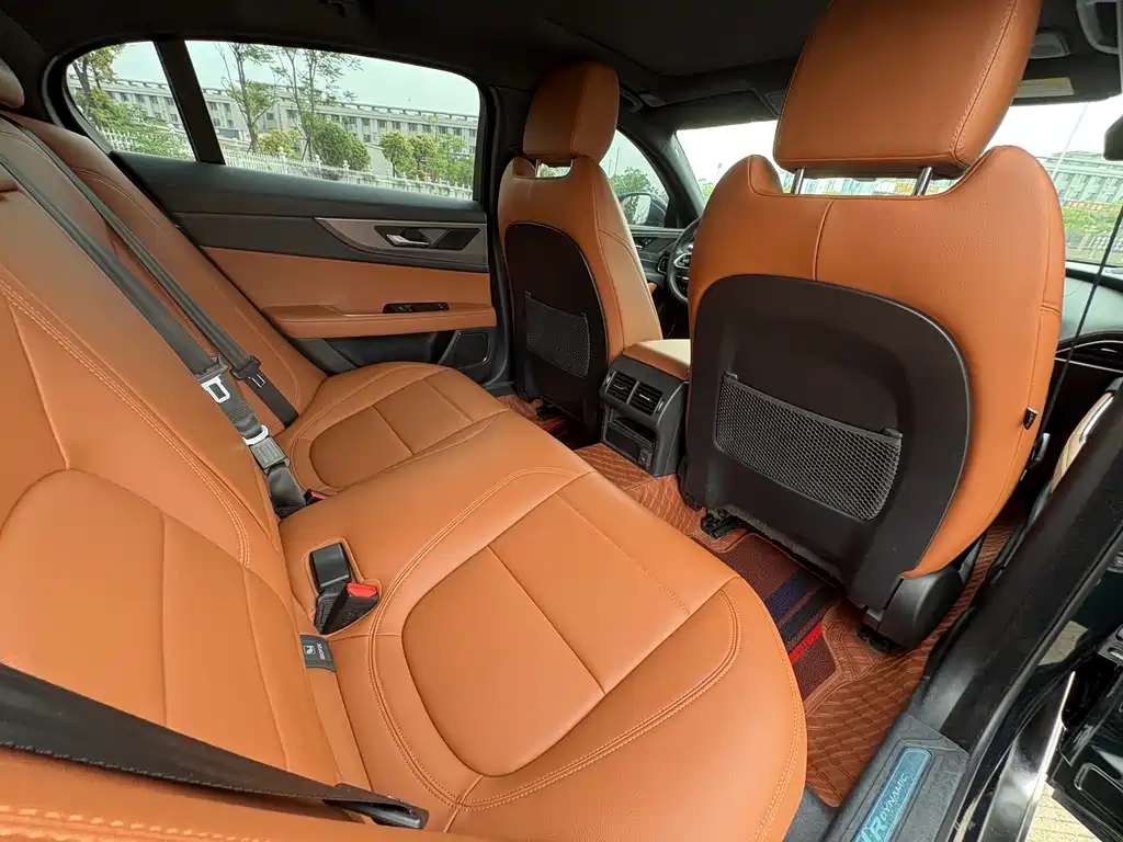 Jaguar XEL 2023 2.0T 250PS R-DYNAMIC S Sport