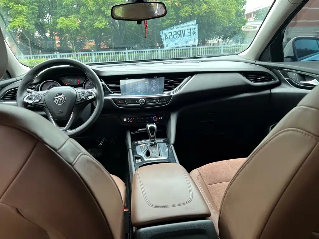 Buick Regal — миниатюра 13