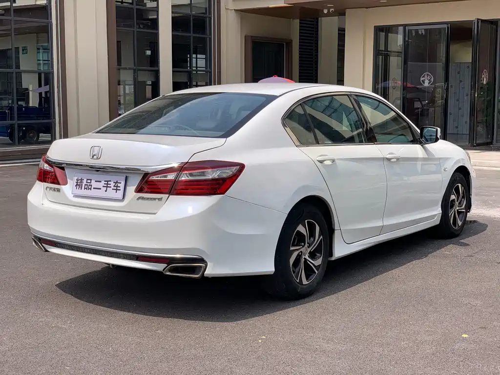 Honda Accord — миниатюра 6
