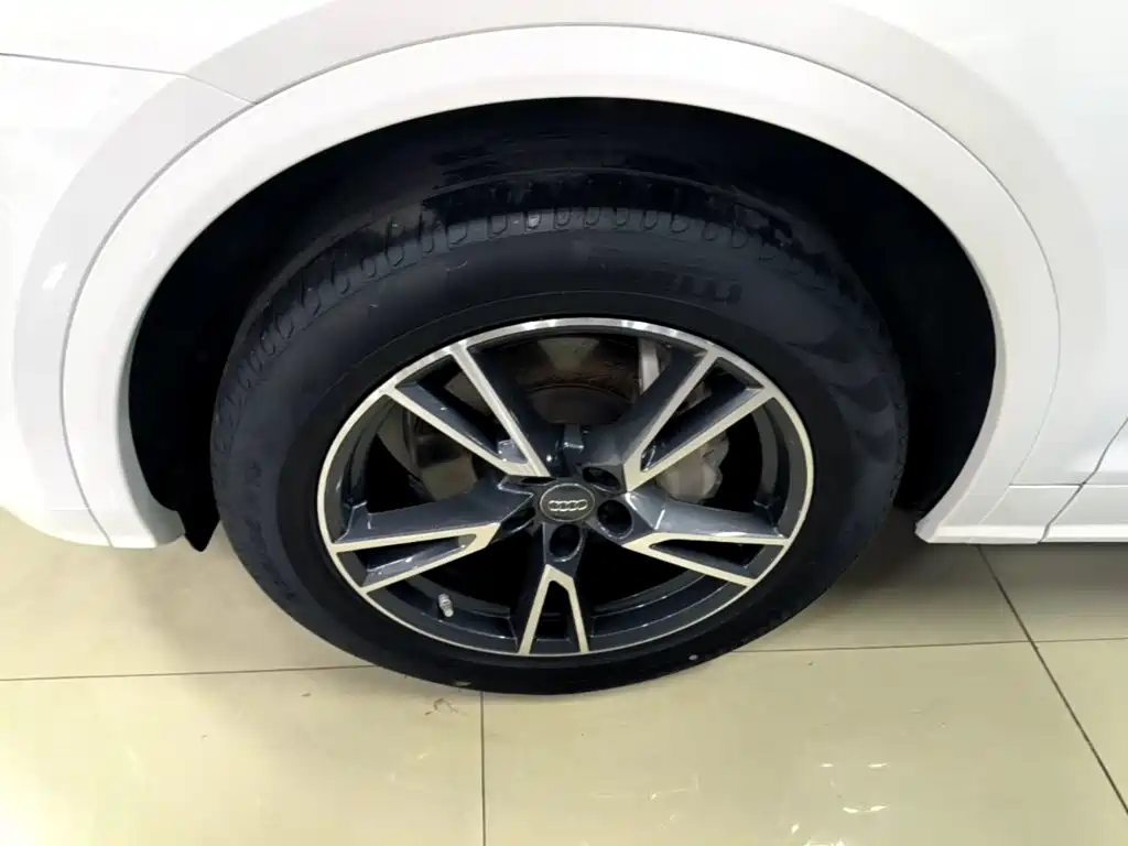 Audi Q5L — миниатюра 23