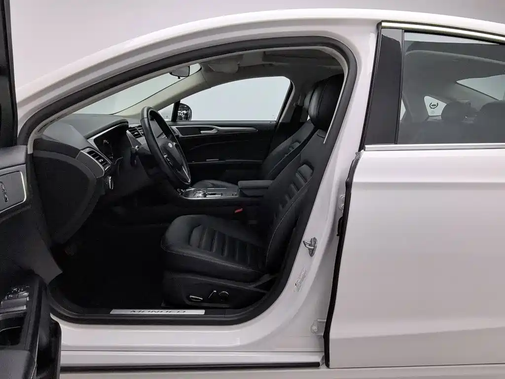 Ford Mondeo — миниатюра 10