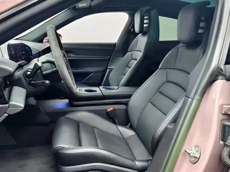 Porsche Taycan — миниатюра 11