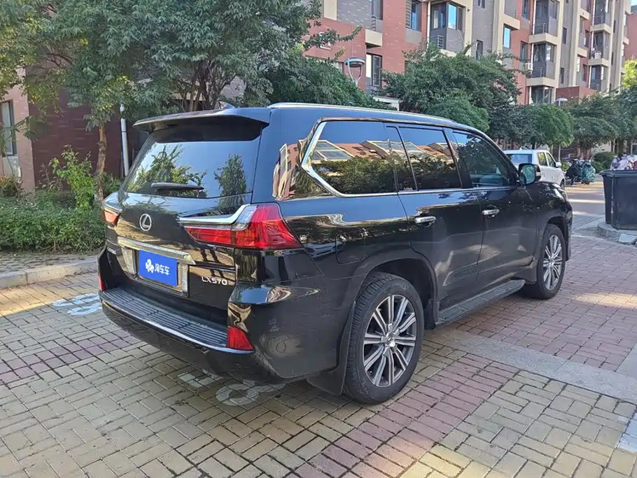 Lexus LX — миниатюра 3