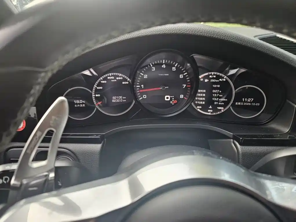 Porsche Cayenne — миниатюра 9
