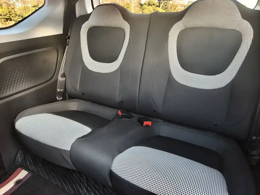 Wuling MINIEV — миниатюра 4