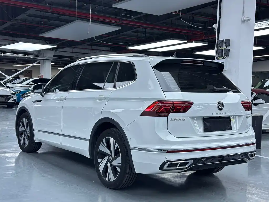 Volkswagen Tiguan L — миниатюра 20