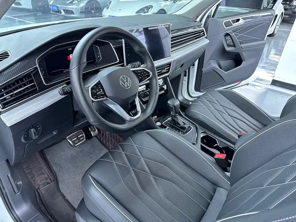 Volkswagen Tiguan L — миниатюра 5