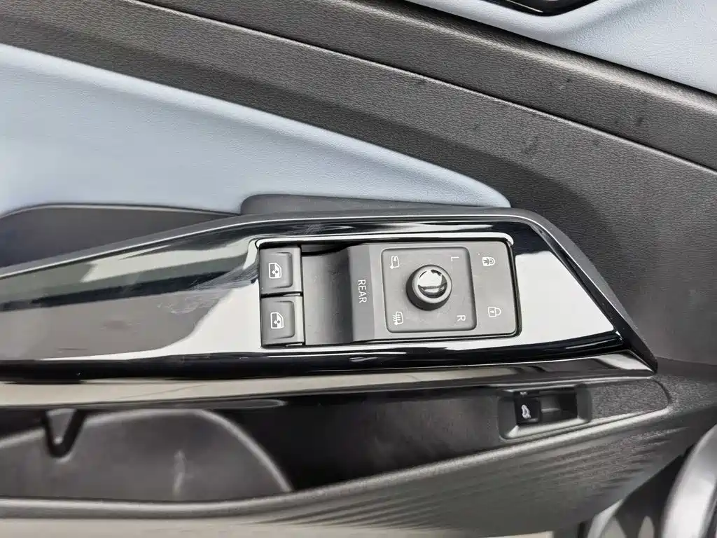 Volkswagen ID.4 X — миниатюра 9