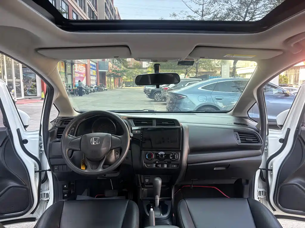Honda Fit — миниатюра 13