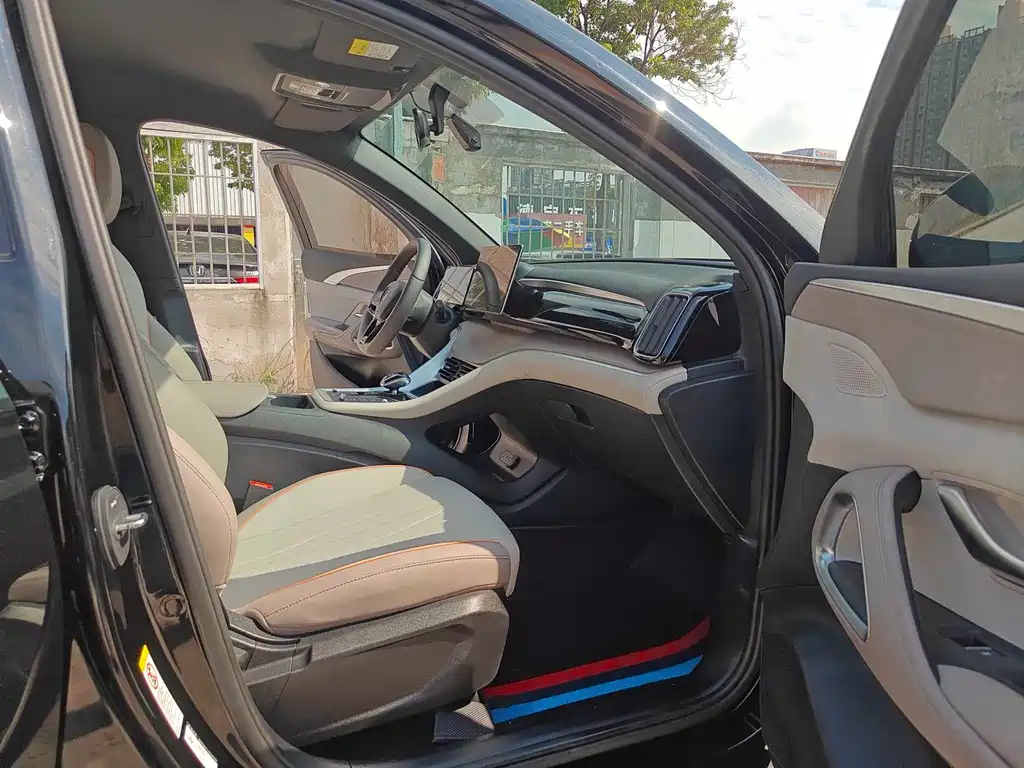 BYD PLUS New Energy — миниатюра 9
