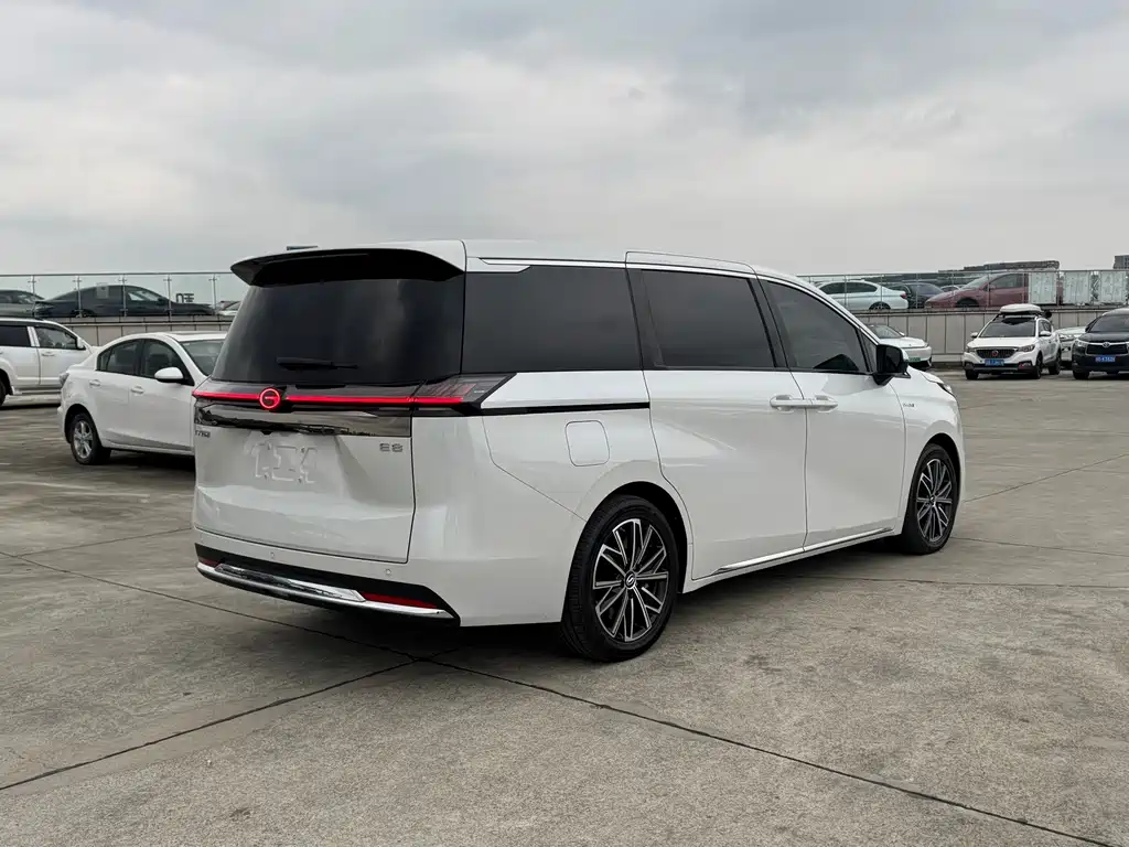 GAC Motor Trumpchi E8 PHEV — миниатюра 5