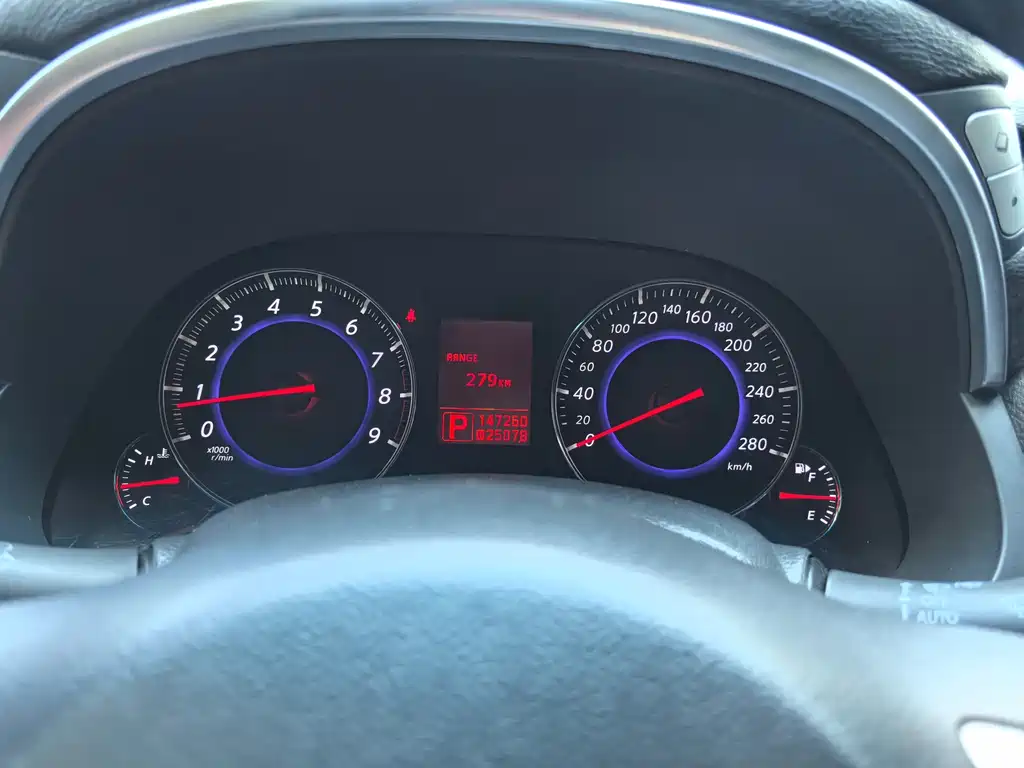 Infiniti FX — миниатюра 6