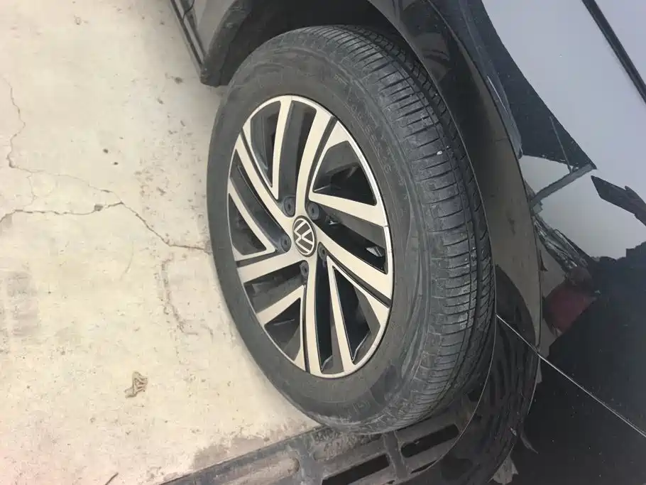 Volkswagen Lavida — миниатюра 6