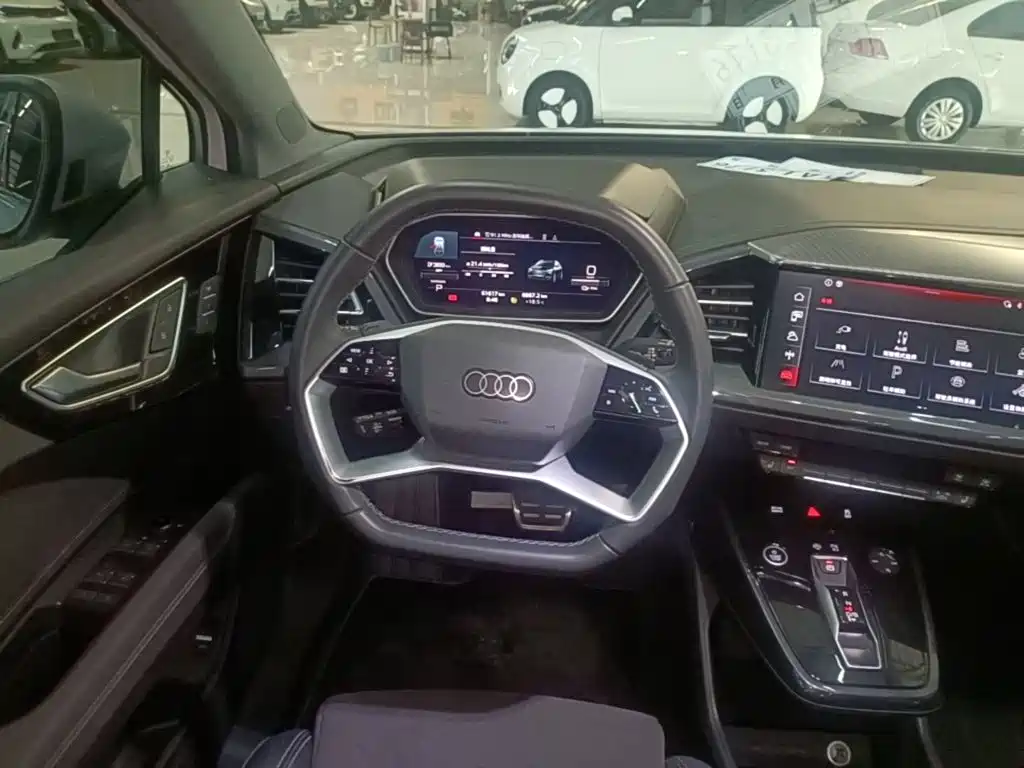 Audi Q4 e-tron — миниатюра 11