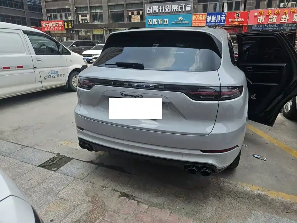 Porsche Cayenne — миниатюра 6