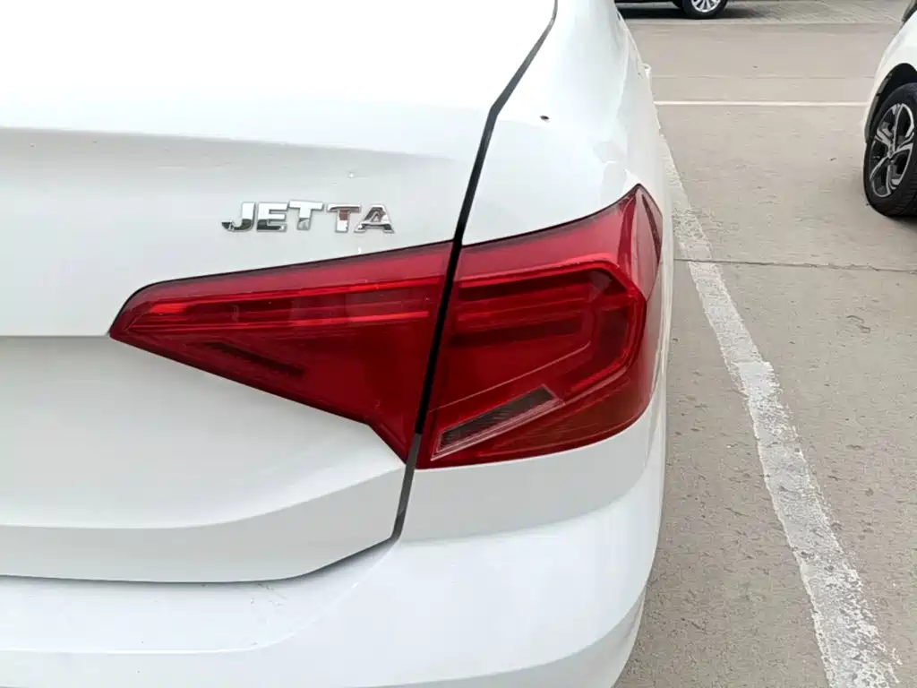 Volkswagen Jetta — миниатюра 8