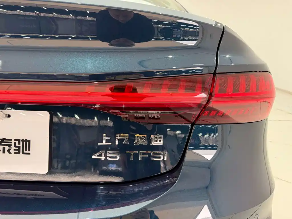 Audi A7L — миниатюра 10