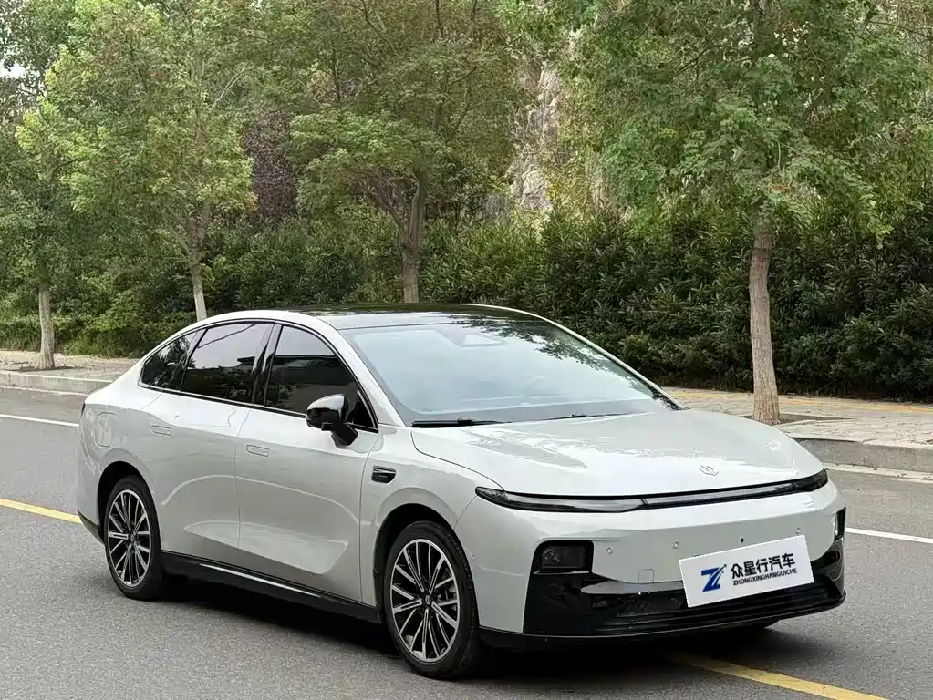 Leapmotor Leapmotor B01 — миниатюра 3