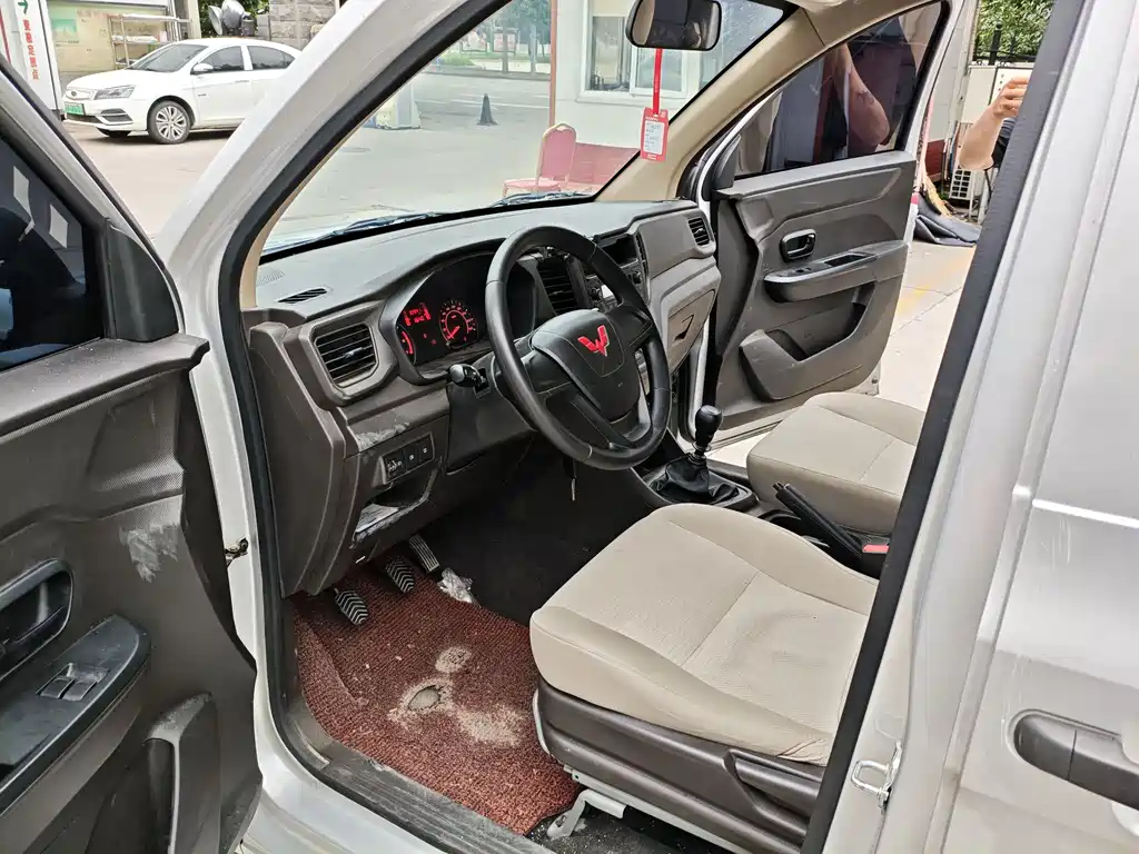 Wuling V 2022 1.5L LAR