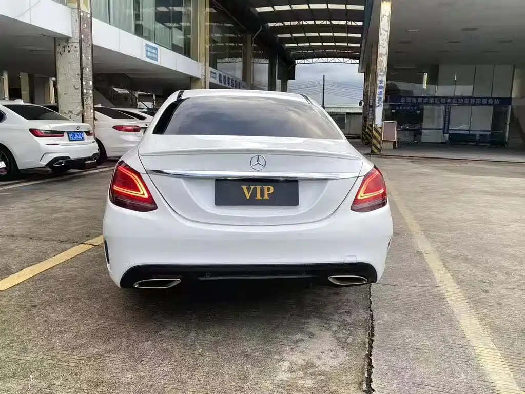 Mercedes-Benz C-Class — миниатюра 12