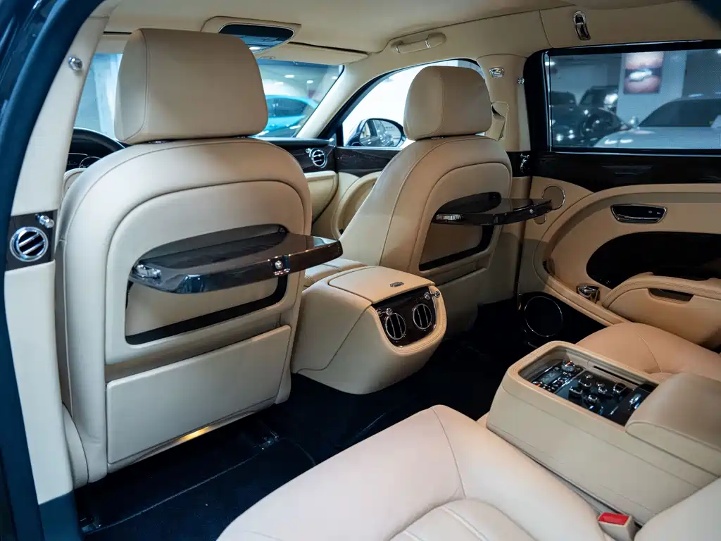 Bentley Mulsanne — миниатюра 24