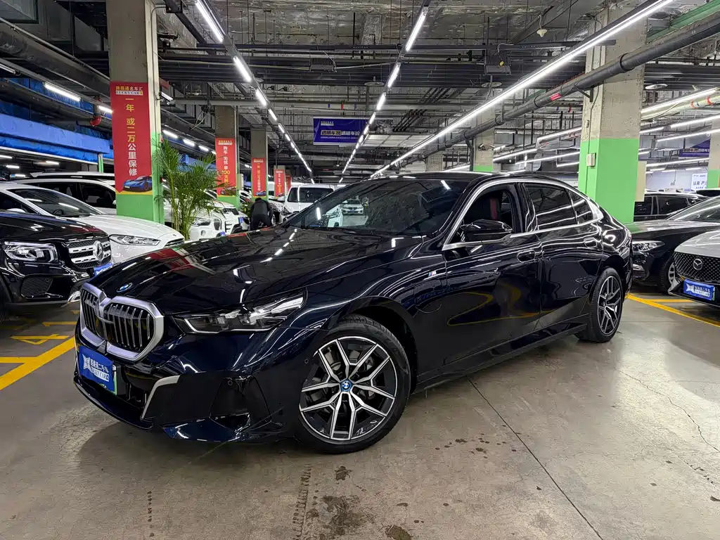 BMW i5