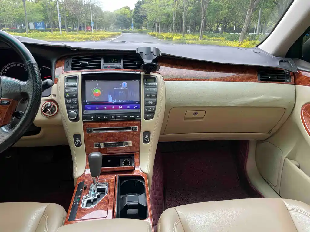 Toyota Crown — миниатюра 15