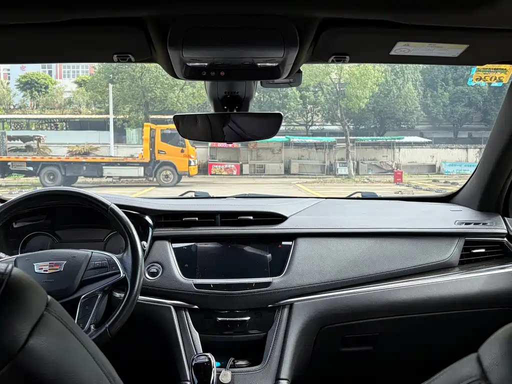 Cadillac XT5 — миниатюра 8